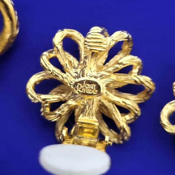 Joan Rivers Floral Rope Goldtone Rhinestone Brooch and Earring Set - Picture 8 of 11